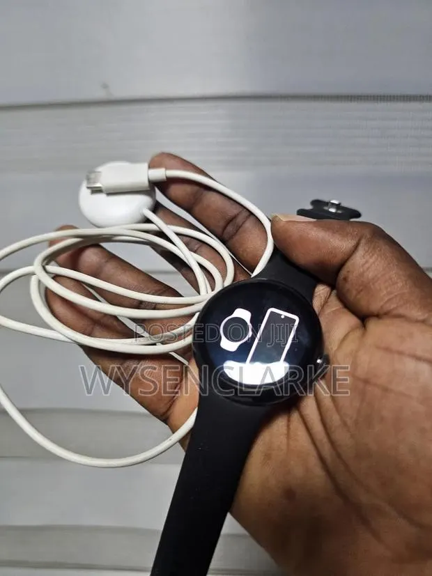 USA Used Google Pixel Watch 1 41mm Black · Photo 1