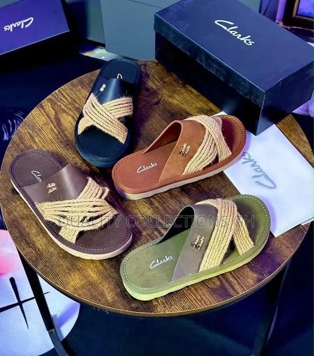 Clarks Casual Slip-On · Photo 1