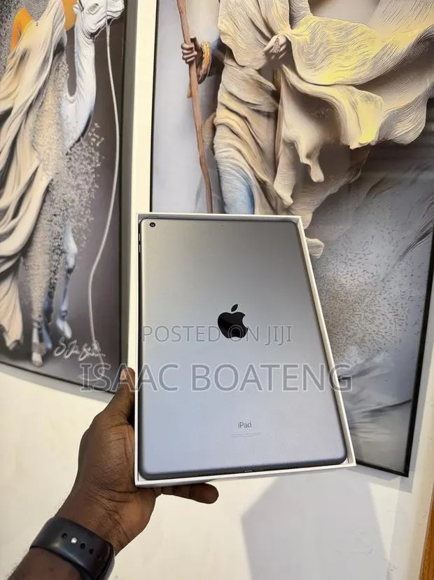Apple iPad 10.2 (2021) 64 GB Gray · Photo 1