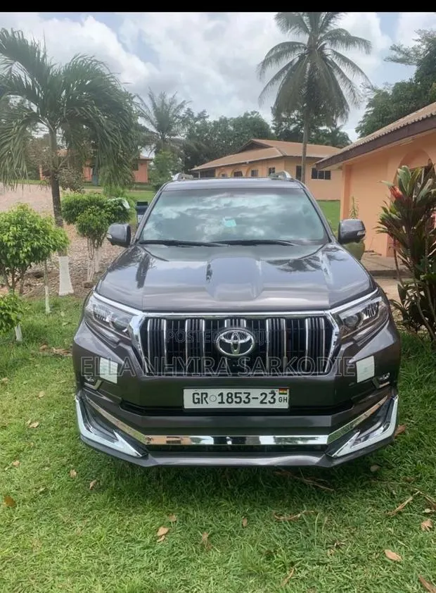 Toyota Prado for Hiring for Airport Pickup · Photo 1