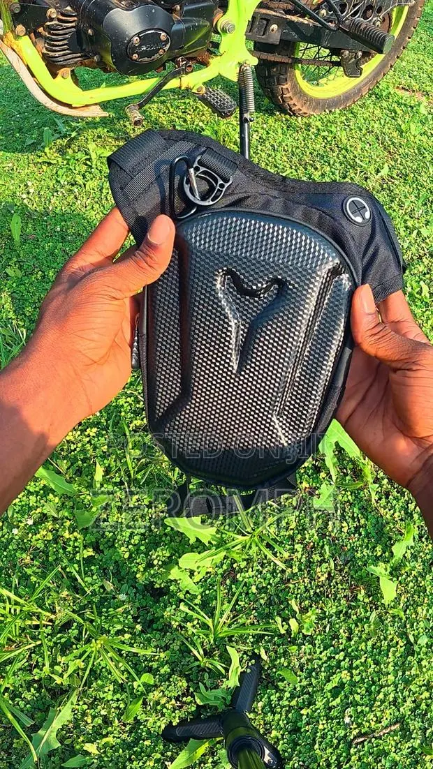 Side Leg Bag With Waterproof Zip · Photo 1