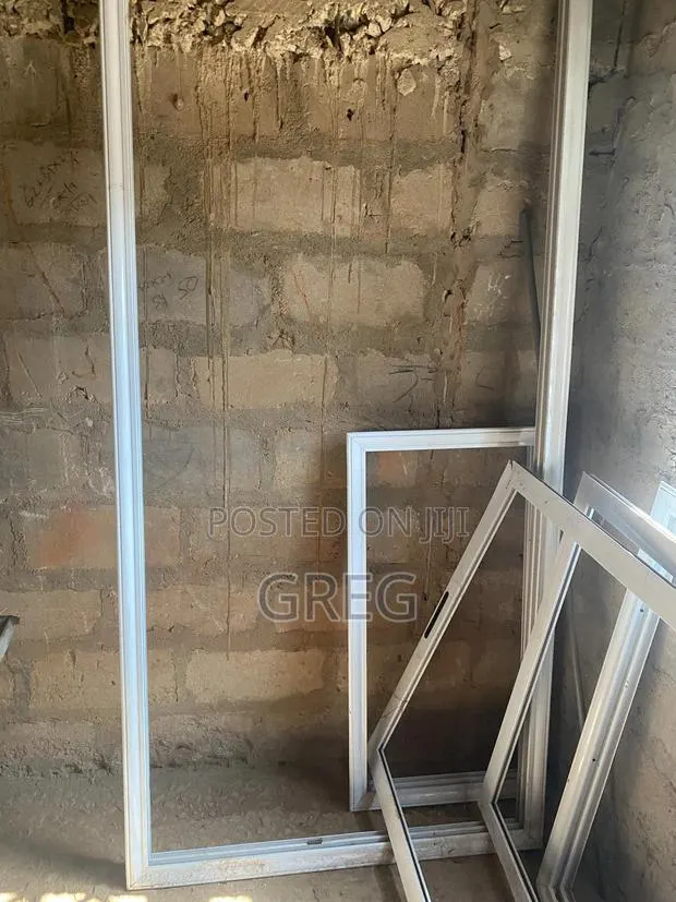 Used Glazing Frame For Sale · Photo 1