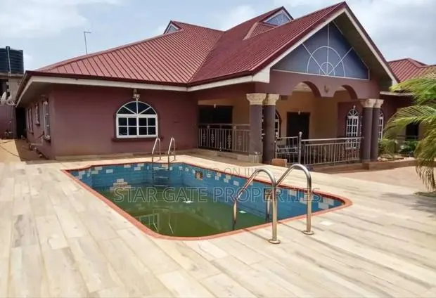 7bdrm House in Brofoyeduru Adumasa,, Kumasi Metropolitan for sale · Photo 1