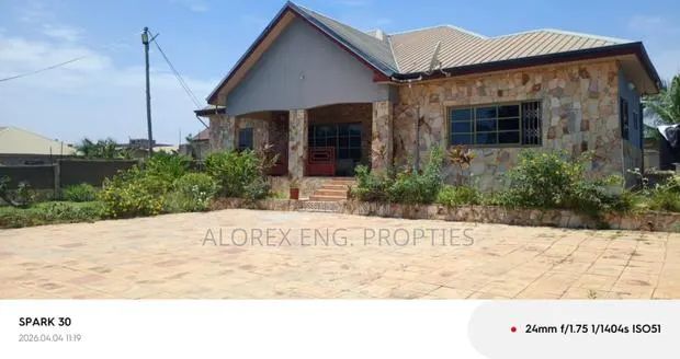 4bdrm House in Fafraha, Malejor for rent · Photo 1