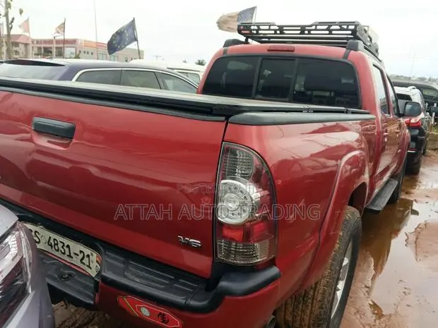 Toyota Tacoma 2010 Red · Photo 1