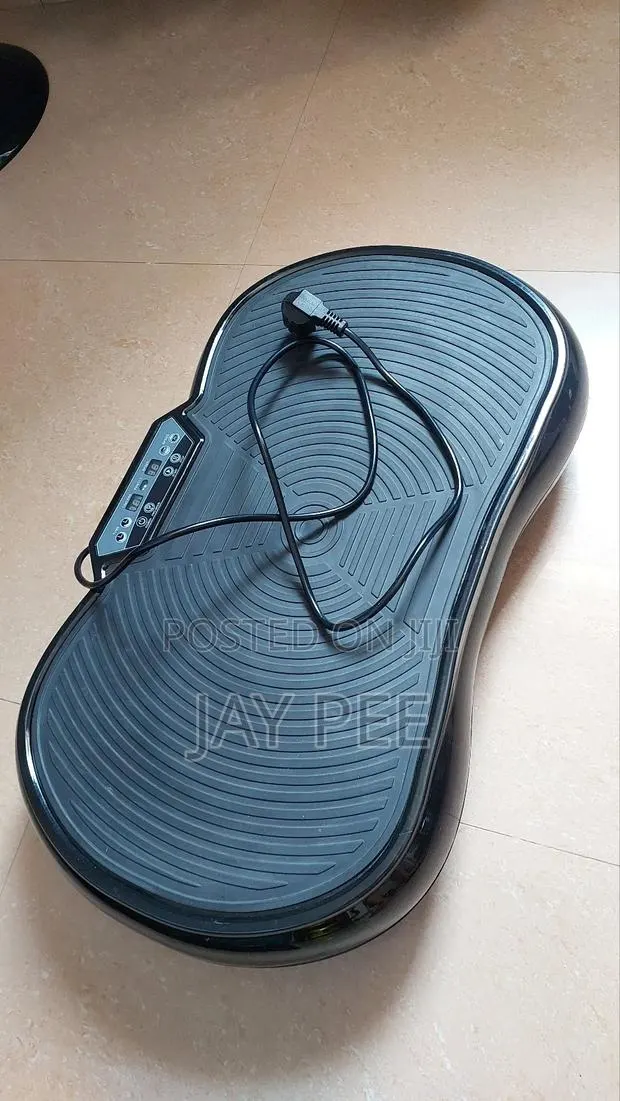 Vibrating Plate Excercise Machine · Photo 1