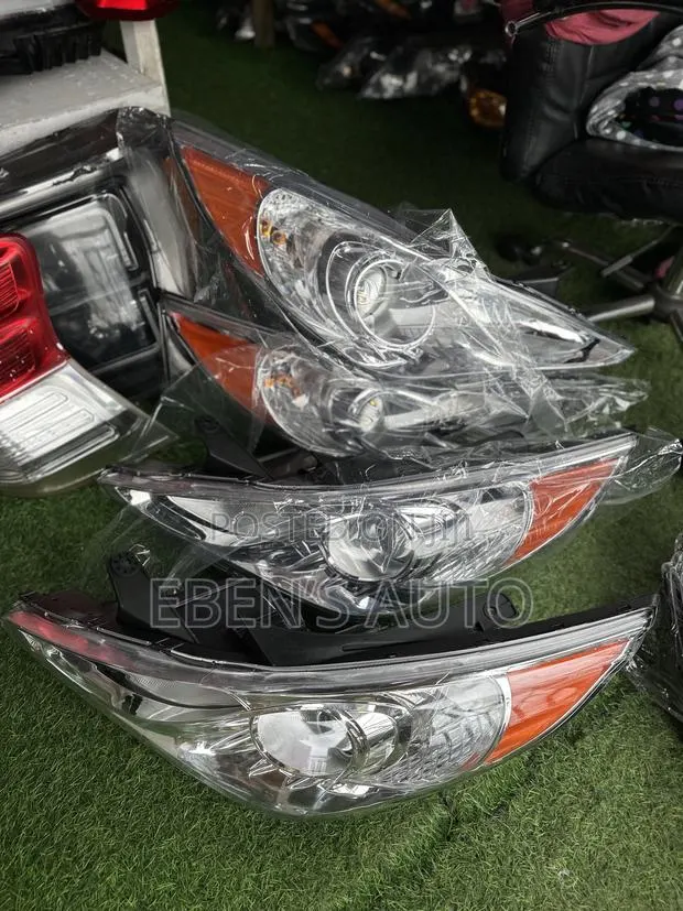 Hyundai Sonata 2011-2014headlights/Headlamps · Photo 1