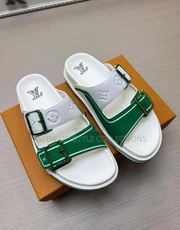 Louis Vuitton Slippers · Photo 1
