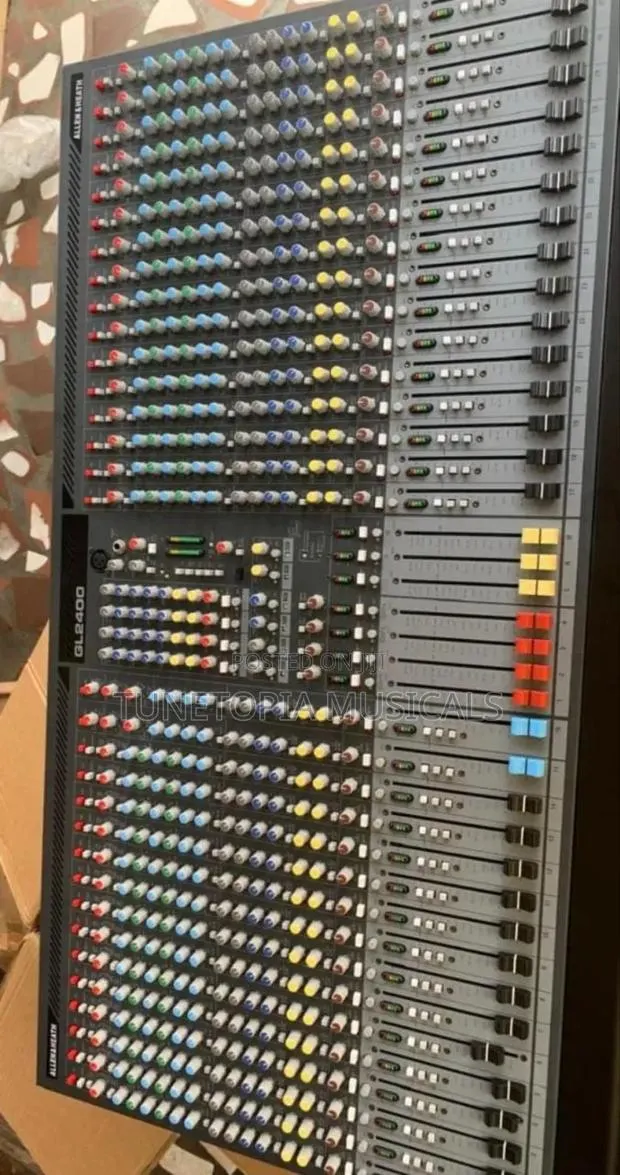 Allen & Heath Gl2400 32channel Professional Mixer · Photo 1