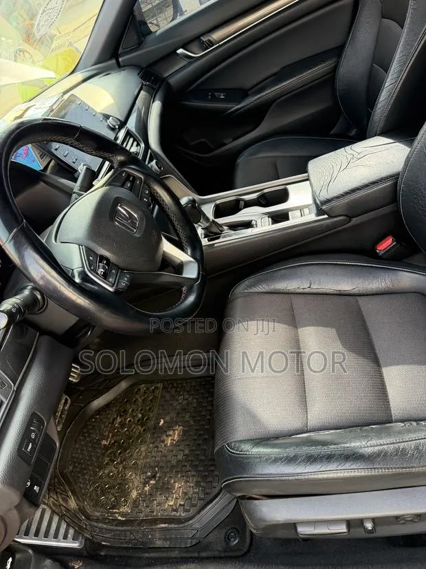 Honda Accord 2018 Red · Photo 1