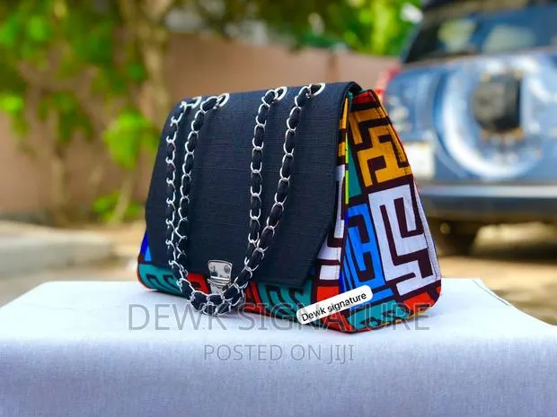 African Print Handbag · Photo 1