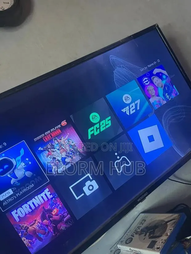 PS5 Standard With Online Games and One Controller · Photo 1
