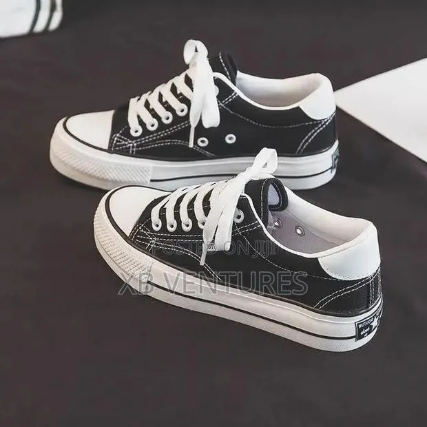 Comfortable Women's Lace-Up Canvas · Photo 1