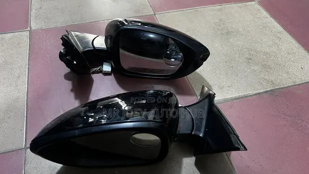 Honda Accord 2018-2022 Mirror With Light Pair. Right Side Is Camera · Photo 1