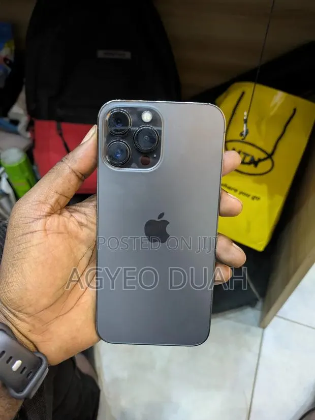 Apple iPhone 13 Pro Max 128 GB Gray · Photo 1