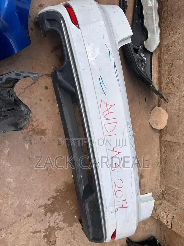 Audi A4 2017 Back Bumper Available · Photo 1