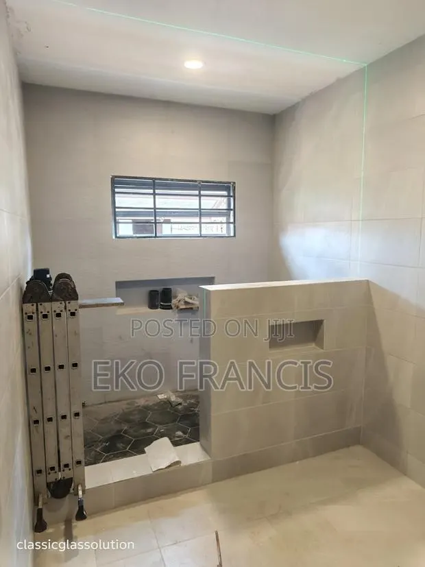 Shower Glass Partition CGS · Photo 1
