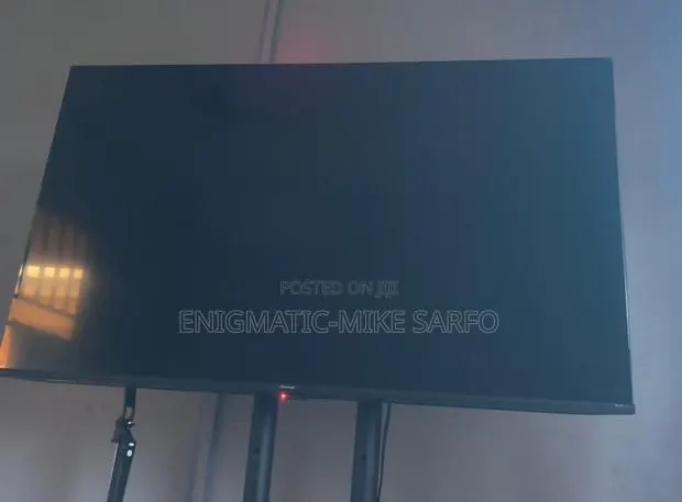 Hisense 55 Inches Smart TV · Photo 1