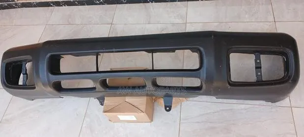 Nissan Pathfinder 1999-2004 Front Bumper · Photo 1