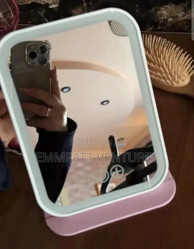 Rechargeable Led Mirror · Photo 1