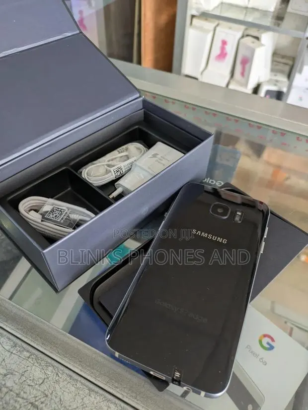 New Samsung Galaxy S7 edge 32 GB Black · Photo 1