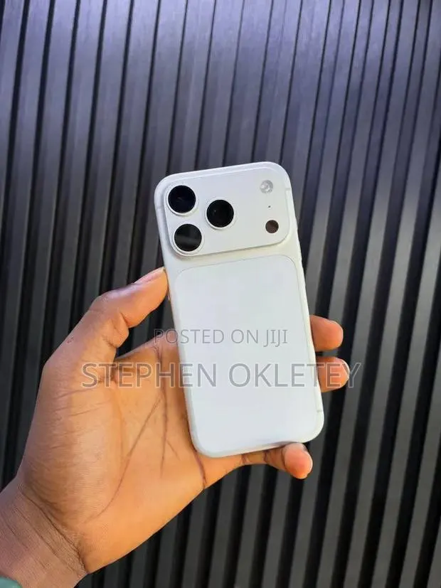 New Apple iPhone 17 Pro 256 GB White · Photo 1