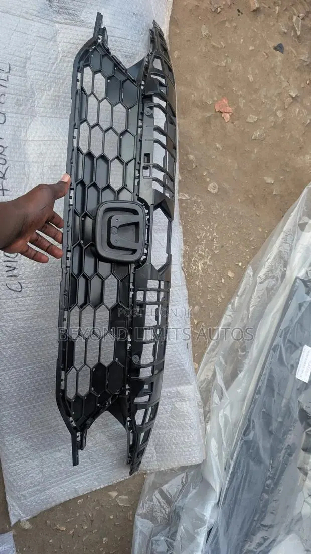 Honda Civic 2024,2025 Front Grille / Top Grille · Photo 1