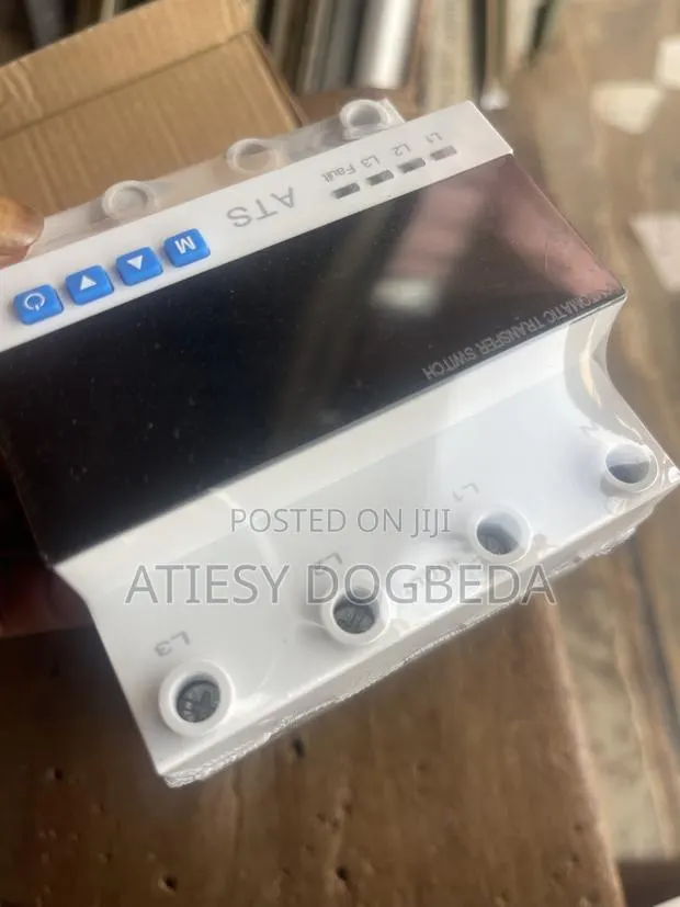 Automatic Phase Selector/ Adjustable Voltage Control · Photo 1