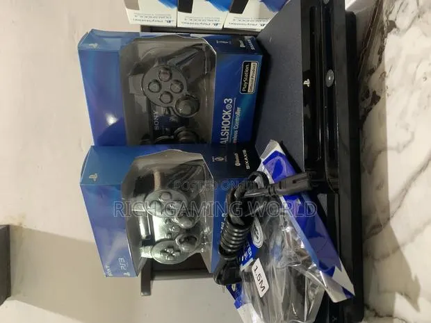 Ps3 With 20Games Two Two Controllers · Photo 1