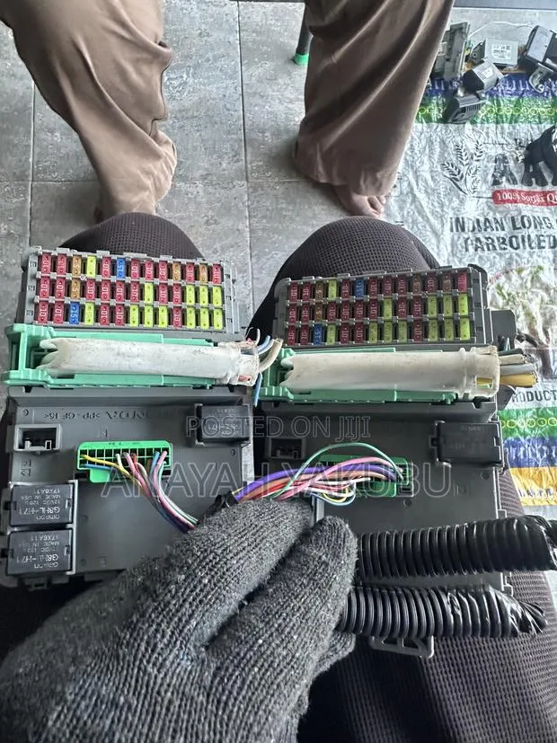 2017-21 CRV Interior Fuse Box · Photo 1