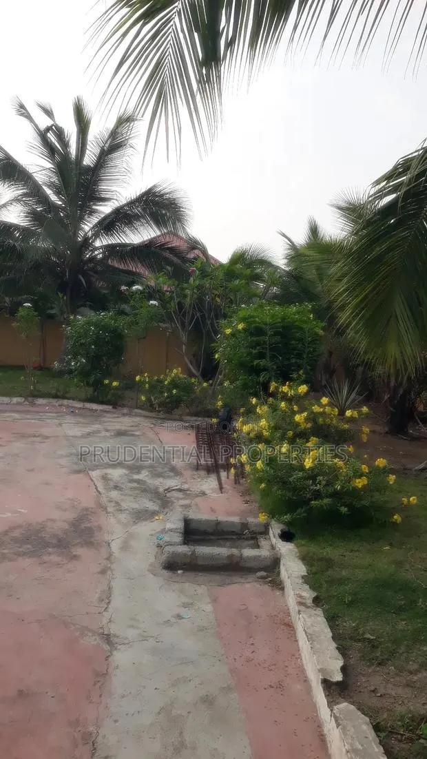 6bdrm House in Manhean for sale · Photo 1