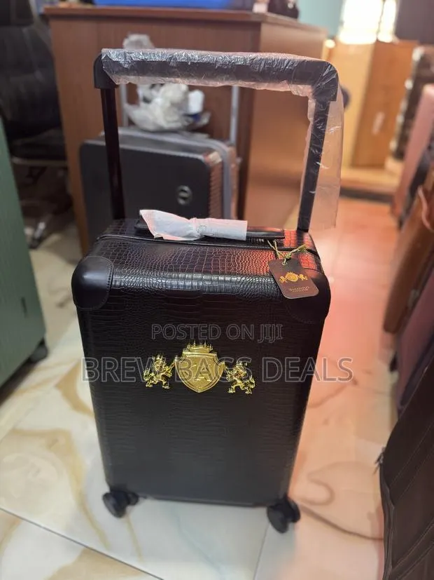 Premium Quality Luxury Leather 20 Inches Hand Luggage. · Photo 1