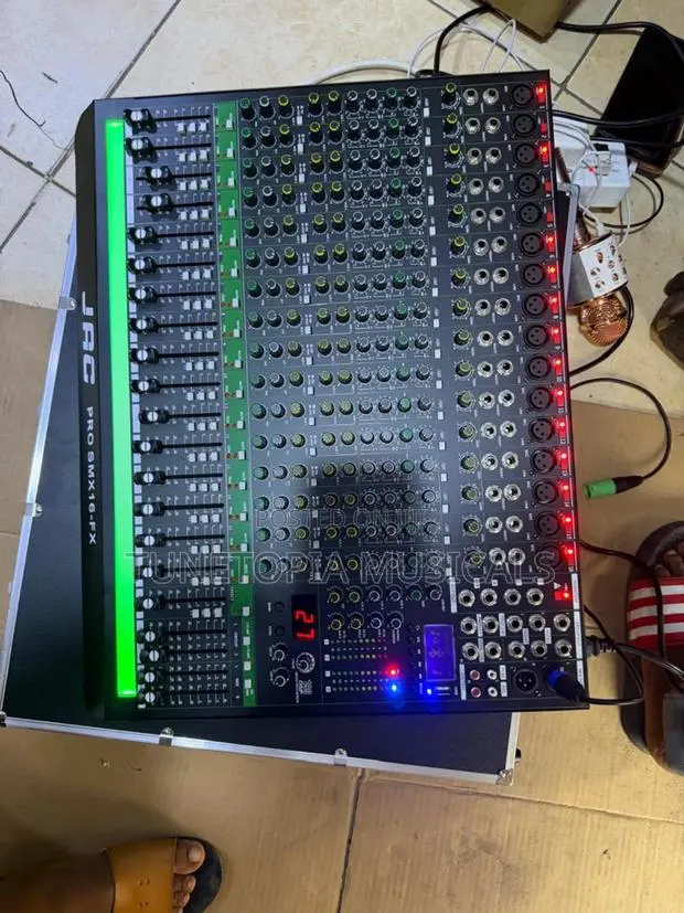 Jac Pro Smx16-Fx 16-Channel Professional Audio Mixer · Photo 1