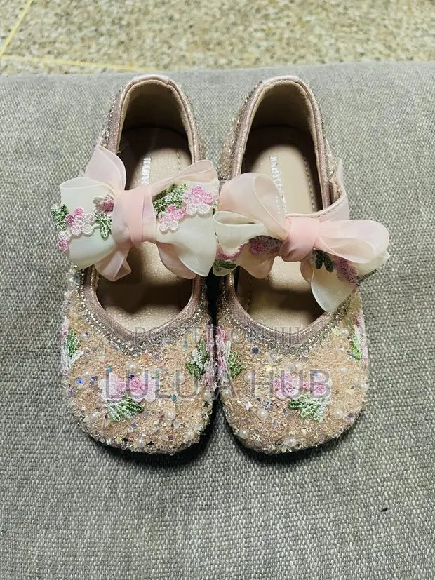 Floral Girls Shoes · Photo 1