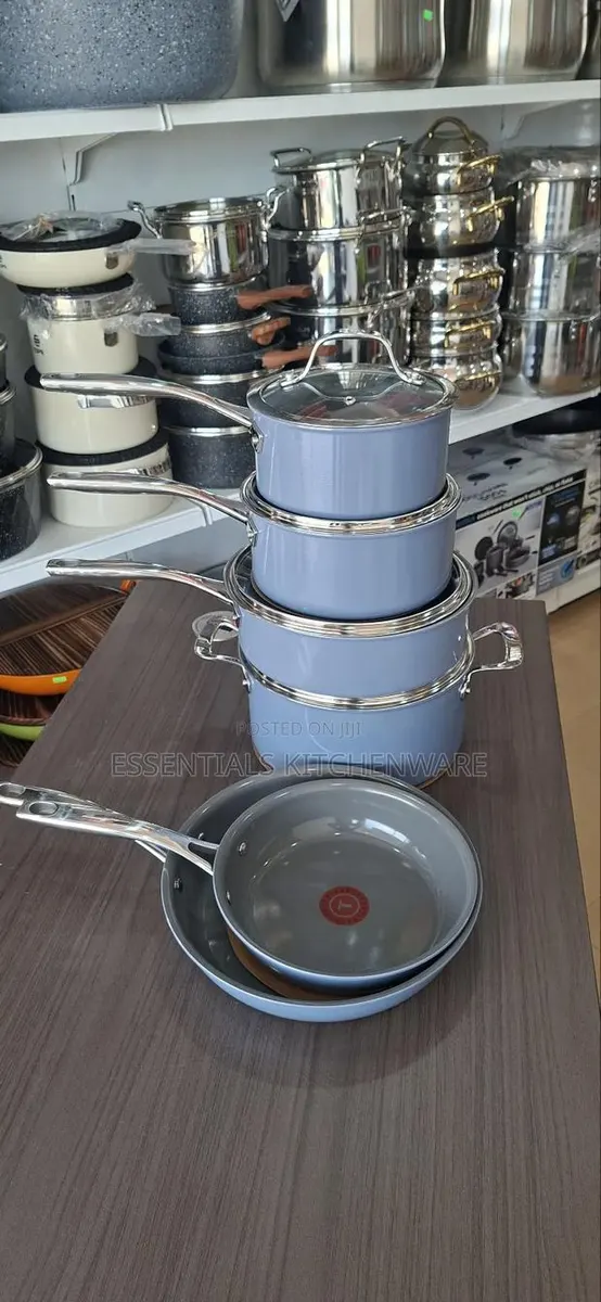 T-Fal Ceramic 10pcs Non-Stick Cookware Set · Photo 1