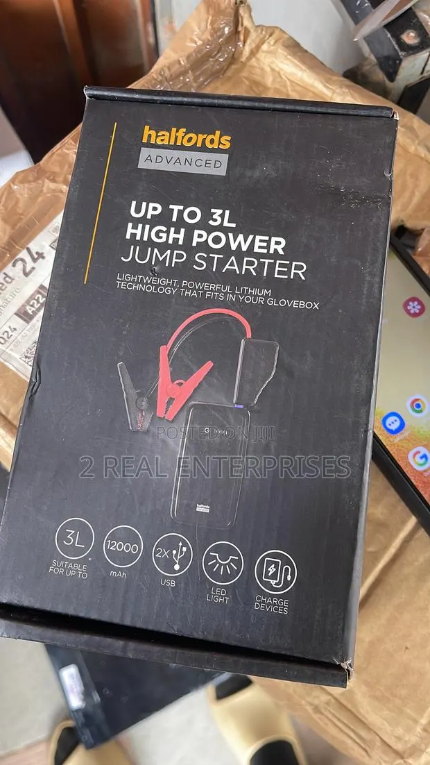 Halfords Advanced 3L High Power Jump Starter 12,000mah · Photo 1