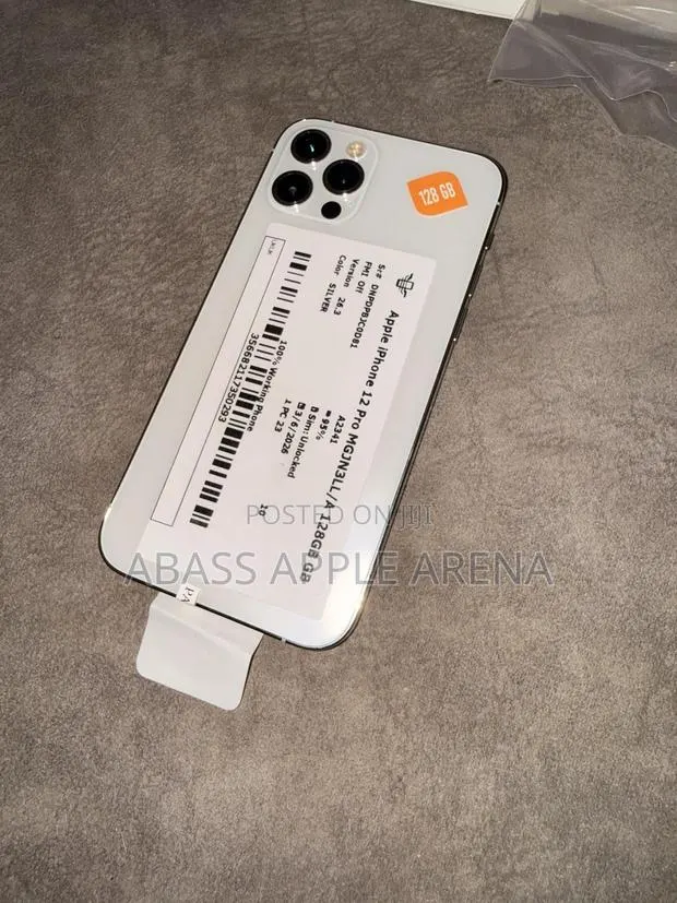 Apple iPhone 12 Pro 128 GB Silver · Photo 1