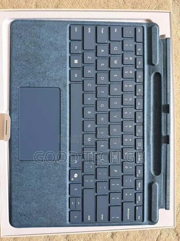 Surface Pro Keyboard · Photo 1