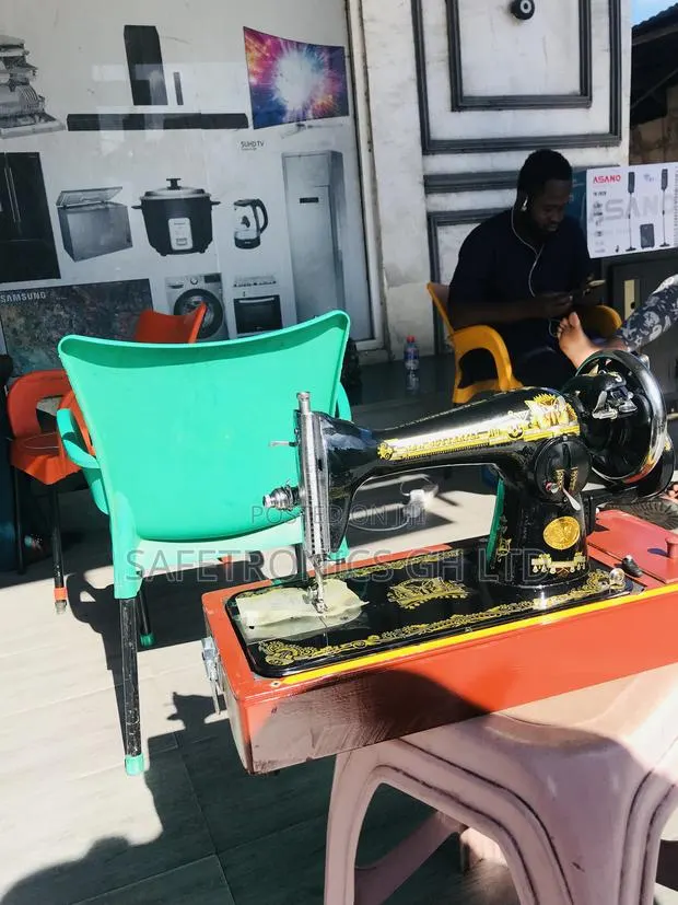 Affordable Black Hand Sewing Machine · Photo 1