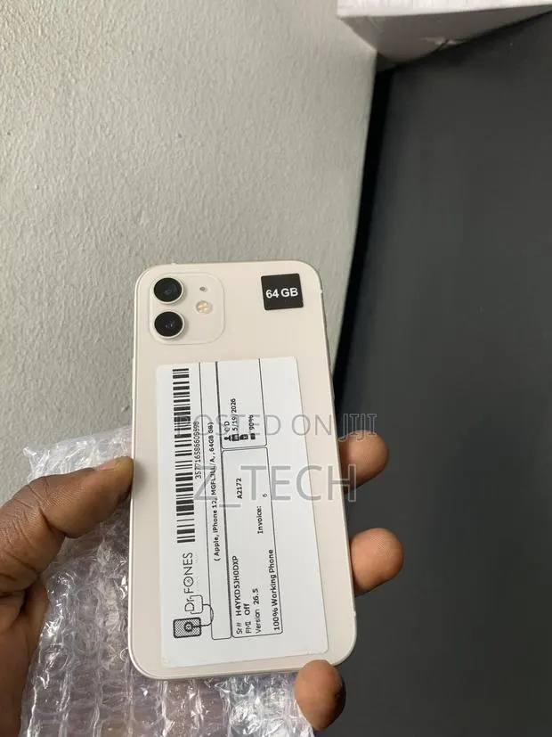 Apple iPhone 12 64 GB White · Photo 1
