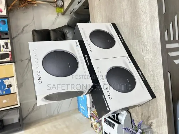 Perfect (Black) Harman Kardon Bluetooth Onyx Studio 9 Speaker · Photo 1