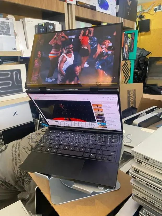 Laptop Asus Zenbook Duo 14 32GB Intel Core Ultra 9 SSHD (Hybrid) 1T · Photo 1