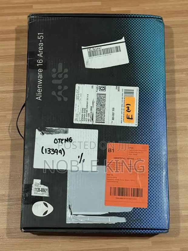 New Laptop Alienware Area-51m 32GB Intel Core Ultra 9 SSD 1T · Photo 1