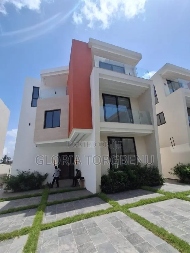 4bdrm House in Dzorwulu for sale · Photo 1