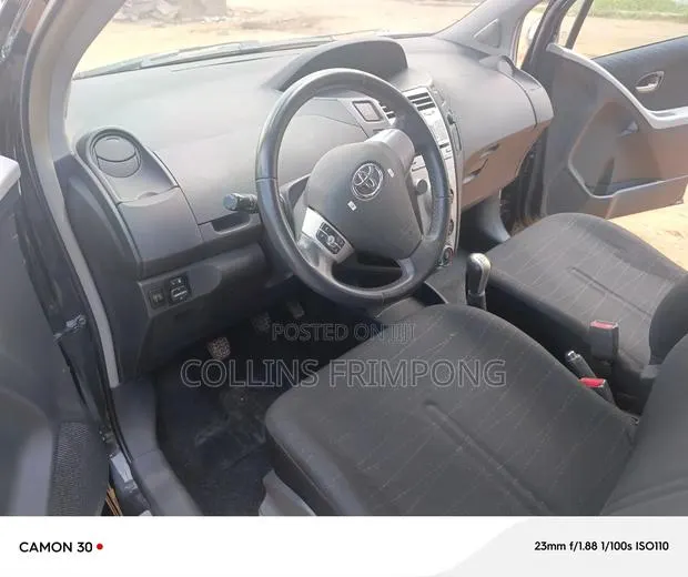 Toyota Yaris 1.5 2009 Black · Photo 1