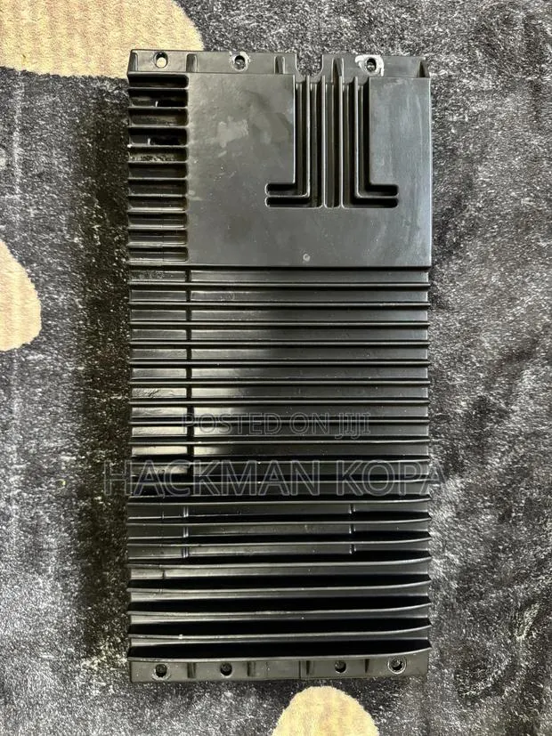 Range Rover Audio Amplifier 2013 - 2017 · Photo 1