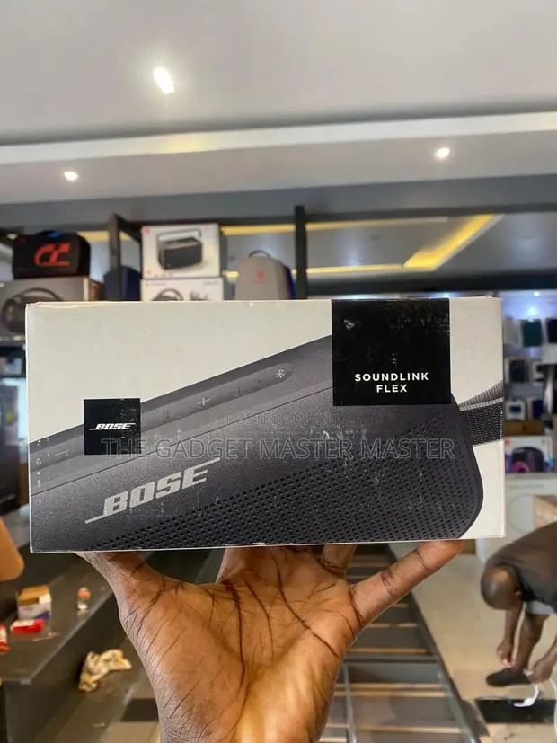 Bose Soundlink Flex Portable Speaker · Photo 1