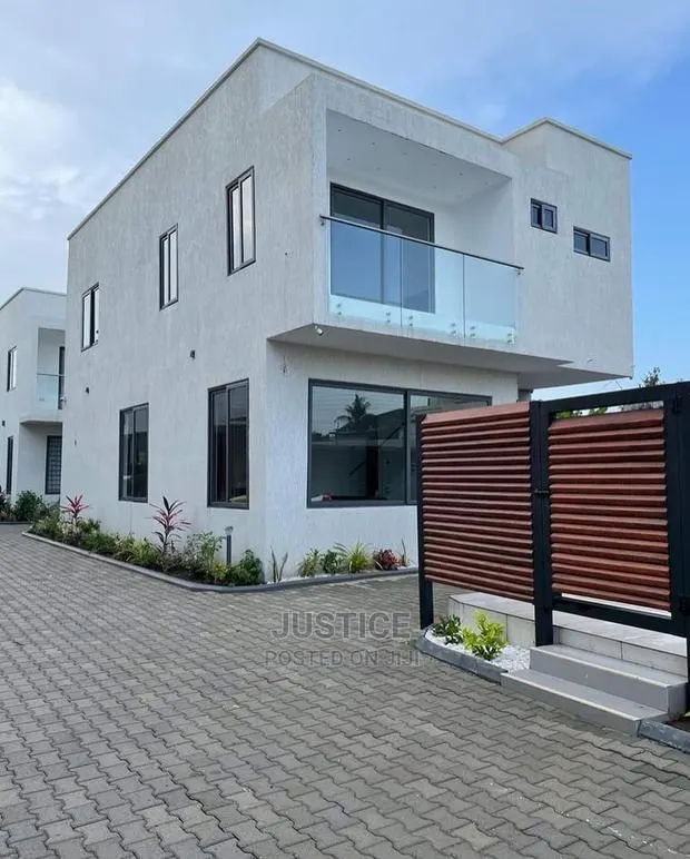 Furnished 3bdrm Townhouse / Terrace in Dzorwulu for rent · Photo 1