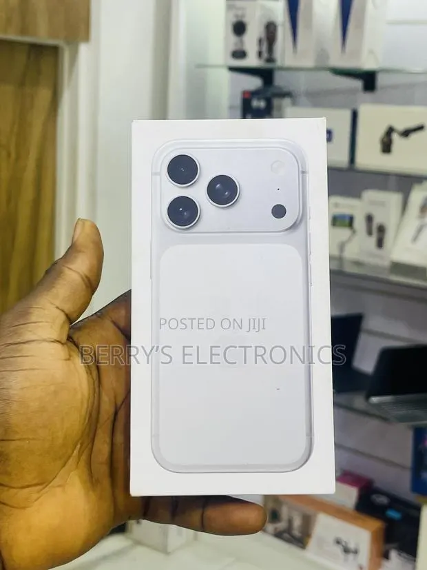 New Apple iPhone 17 Pro 512 GB Silver · Photo 1