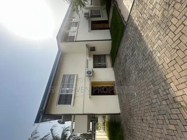 4bdrm House in Big Disu Realty, Cantonments for rent · Photo 1
